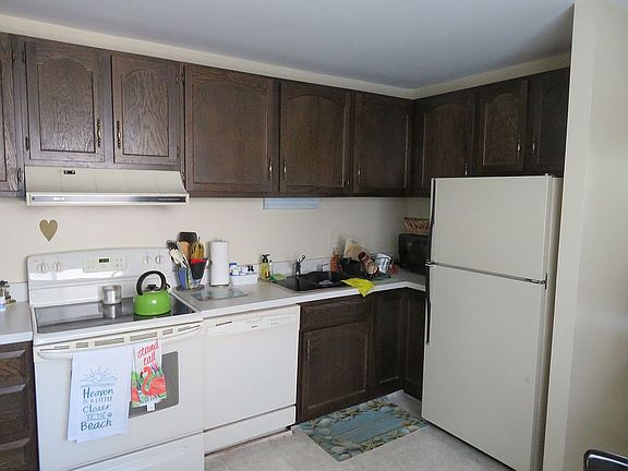 Large eat-in kitchen