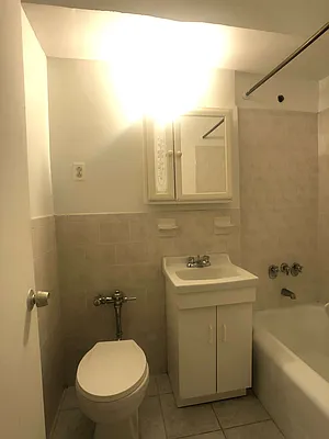 Rented by Kew Forest Realty Inc | media 11