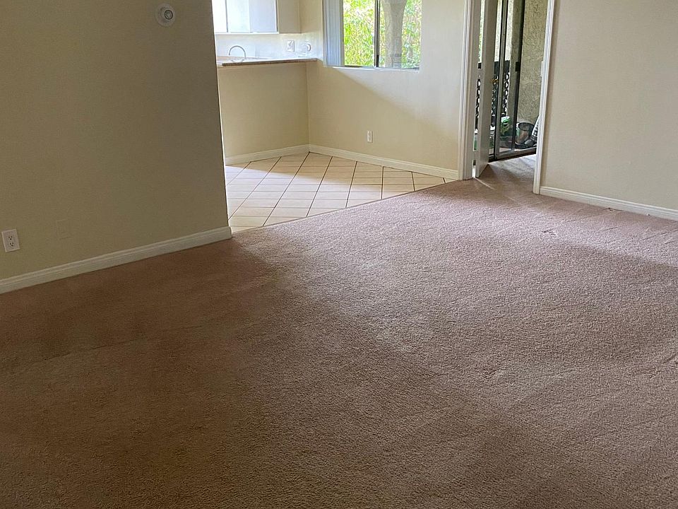 1st image of 6121 Woodman Ave APT 216