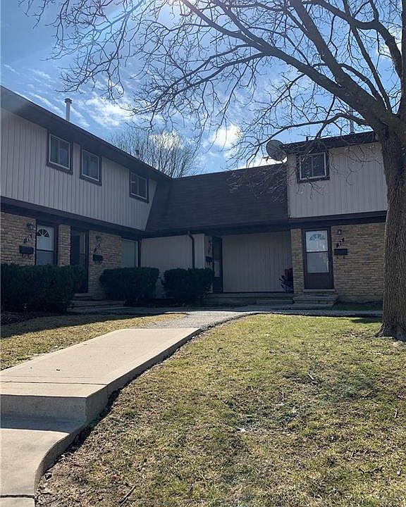 2nd image of 210 Glamis Rd #12