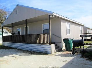 700 W Texas St #A, Calvert, TX 77837