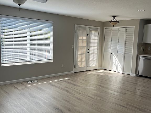 5th image of 206 NE 170th Ave