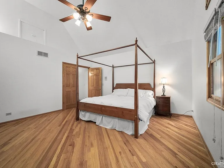 320 N Wright St — Photo 12