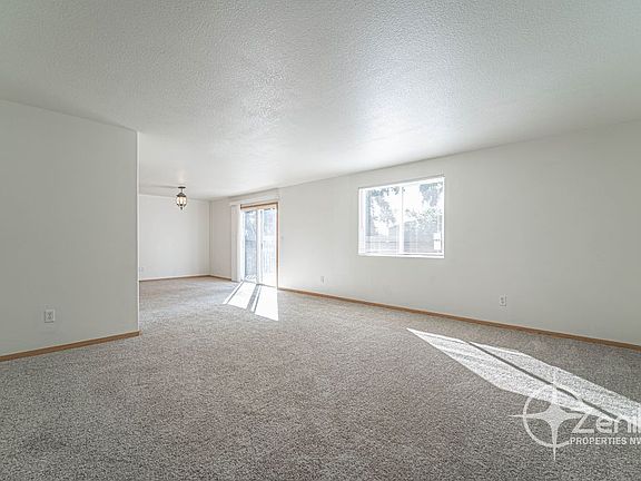 5th image of 6103 NE 44th Cir
