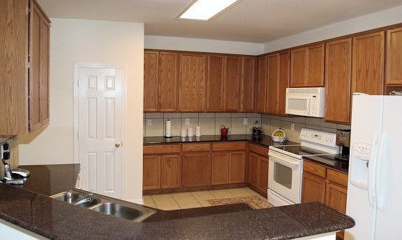 Granite Counters - Ariston Dishwasher