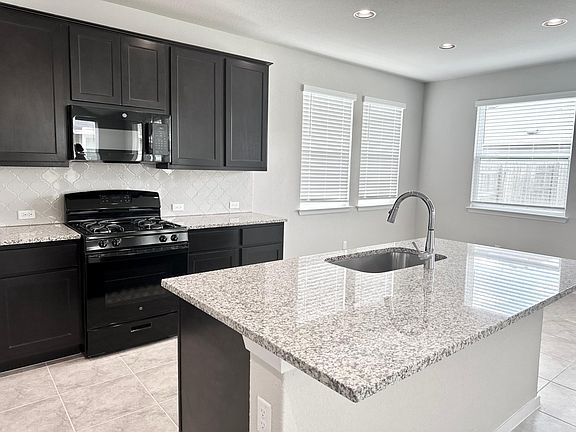 4th image of 195 Living Reef Dr