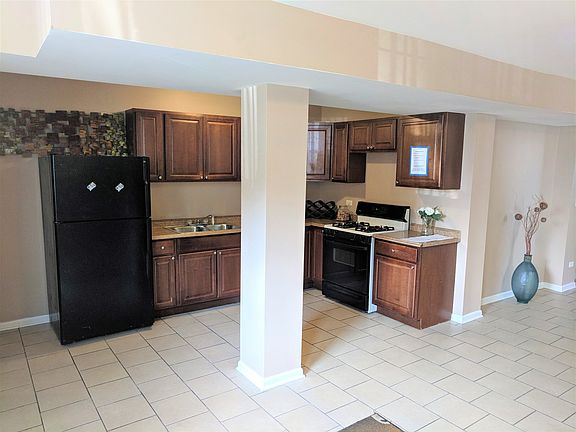 3rd image of 4243 S Calumet Ave #B
