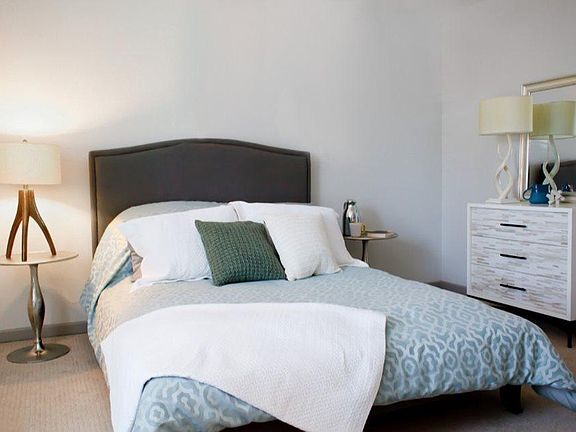 5th image of 2302 S Millbend Dr #77