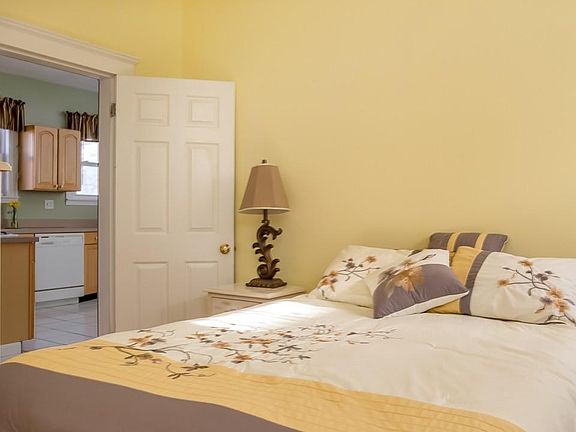 5th image of 6 Shillaber St #2