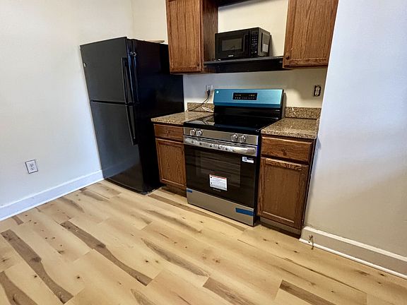 3rd image of 16808 Madison Ave #4