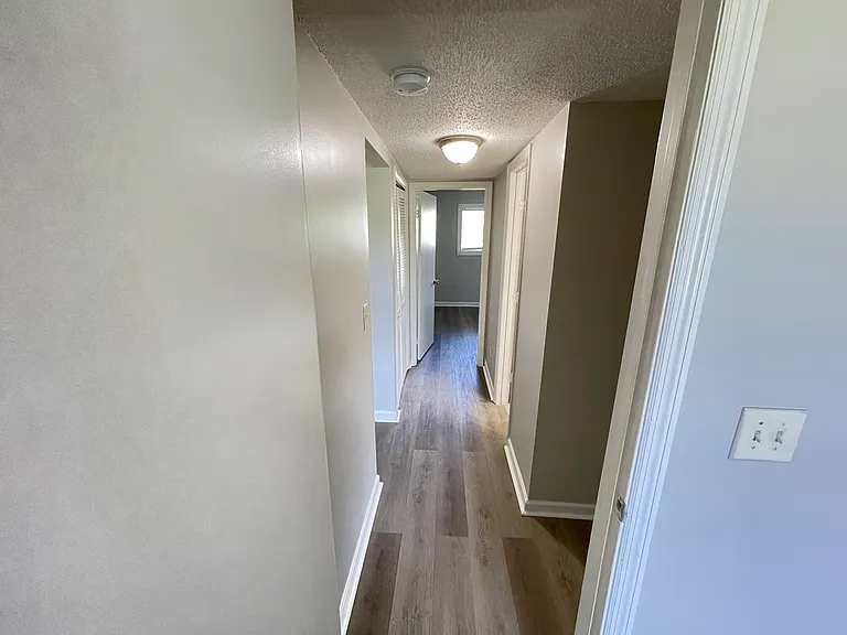 University Crossings Apartments — Photo 31