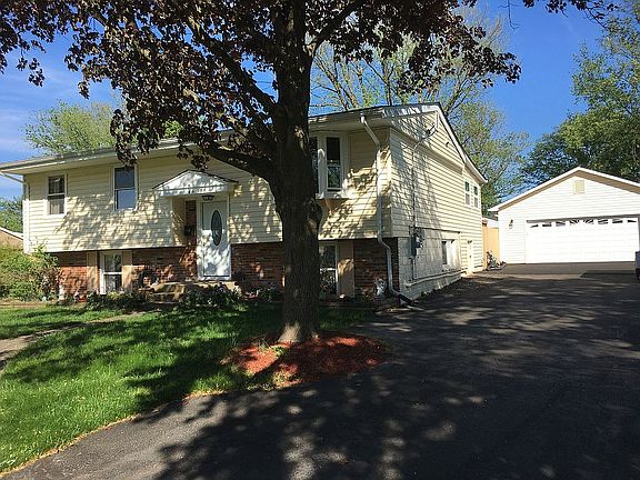4th image of 414 Pickett Ln