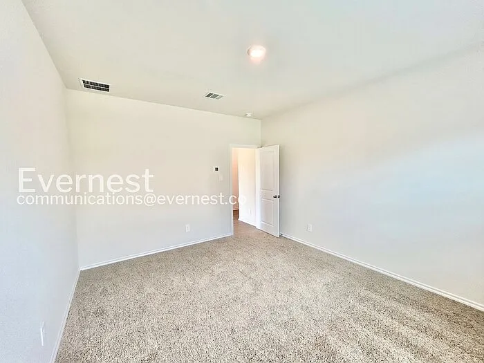 417 Pineywood Trl — Photo 8