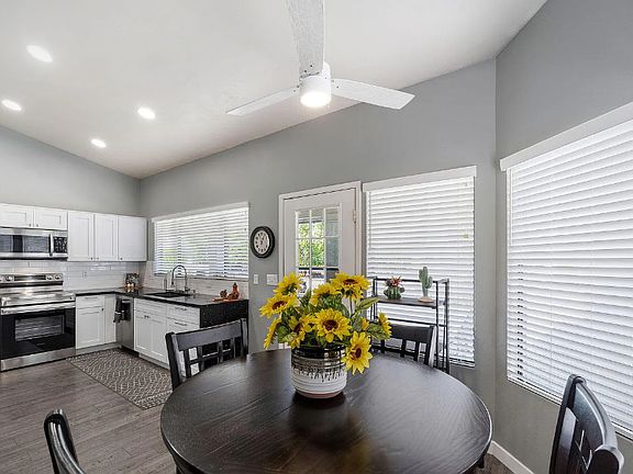 5th image of 1010 Cherrington Dr #C2