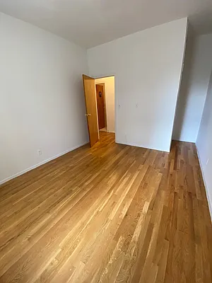 Rented by Bond New York | media 4