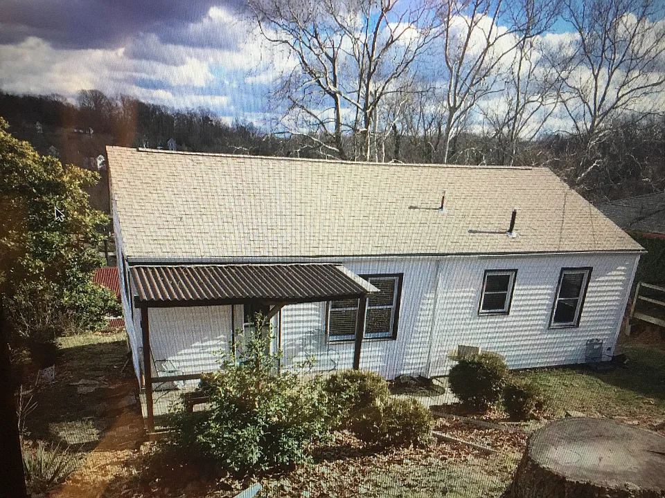 831 Scenic Dr