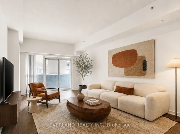 20 Bruyeres Mews #201, Toronto, ON M5V 0G8