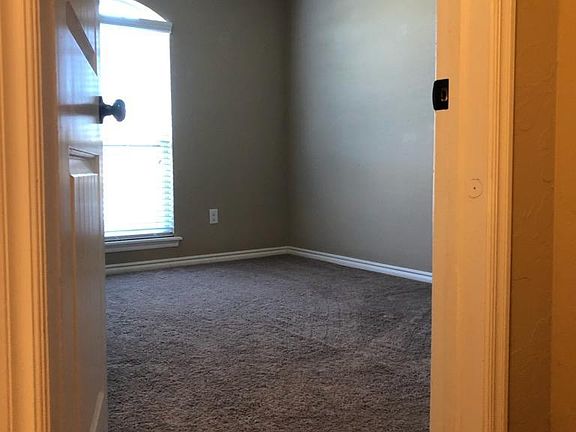 5th image of 904 Laurel Creek Dr