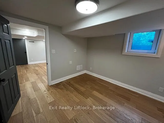 450 Weller St #BASEMENT — Photo 10