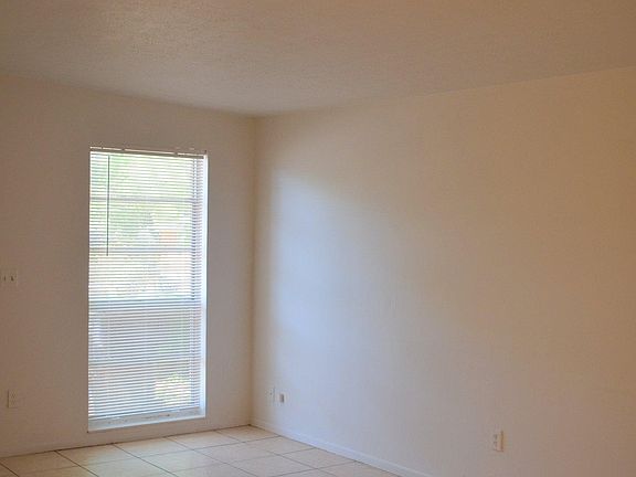 4th image of 8711 N Mandarine Pl #A