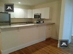 68 Egmont St #4