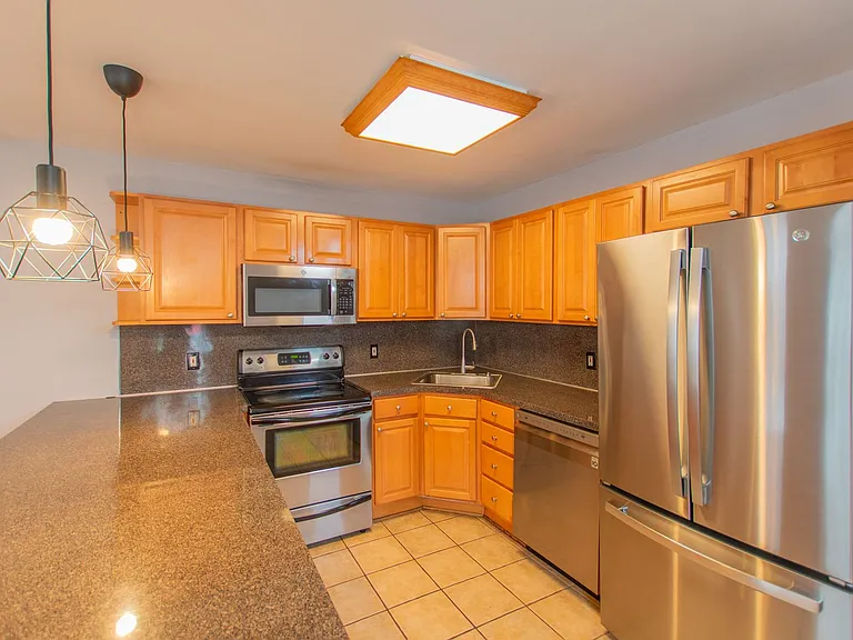 152 Tree St — Photo 6