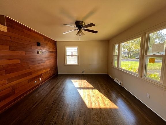4th image of 3903 N Park St