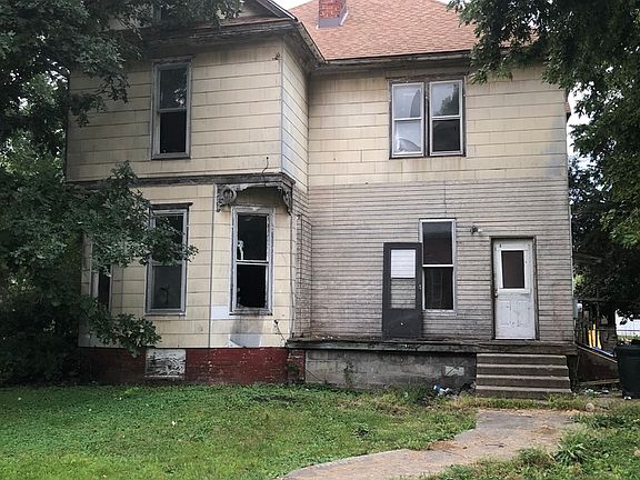 5th image of 214 E Daggy St