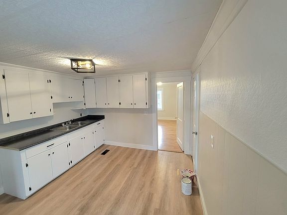5th image of 34 Oak St #2