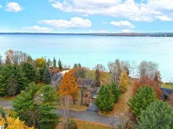 10937 Shore Dr, Williamsburg, MI 49690