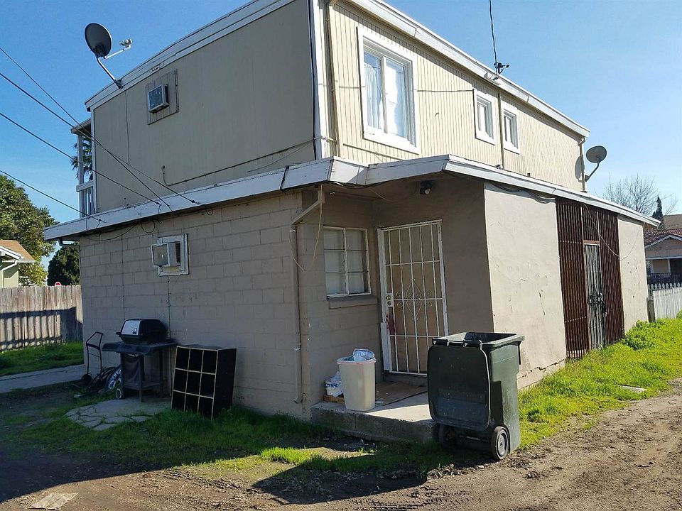 2nd image of 1117 El Monte Ave