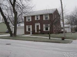 409 W Crawford St, Luverne, MN 56156