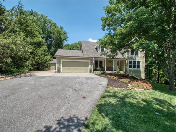 31824 W 91st St, De Soto, KS 66018