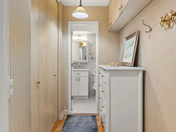 310 Lexington Avenue image 8 of 12