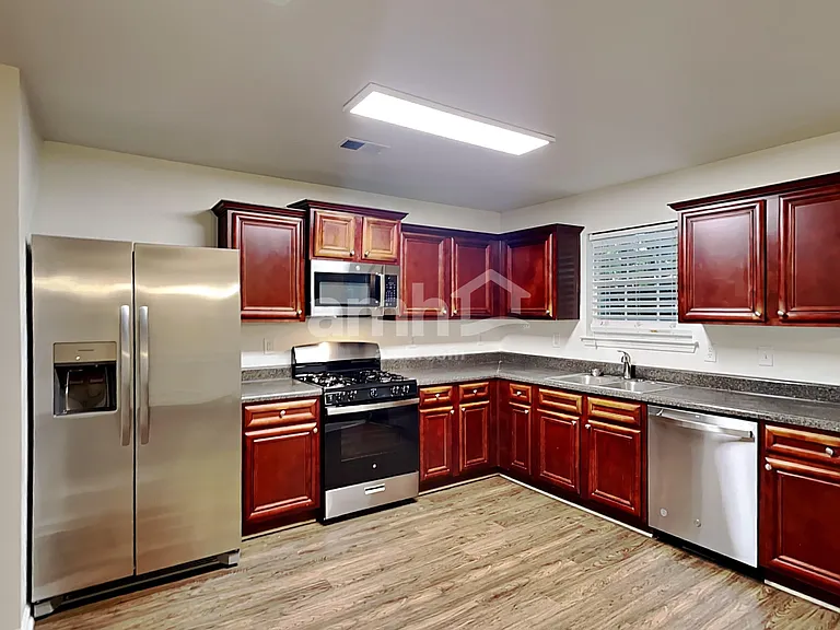 105 Hidden Creek Dr — Photo 3