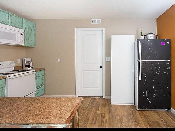 4th image of 808 N 15th St