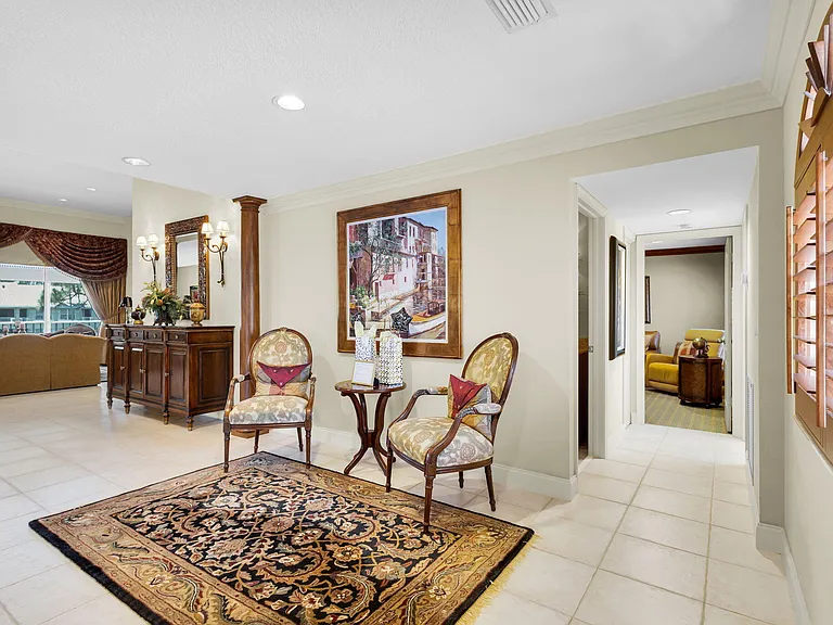 222 Legendary Cir — Photo 12