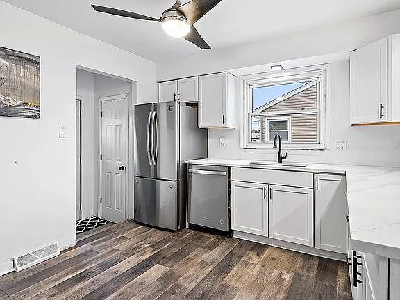 3rd image of 7622 Grand Ave #1