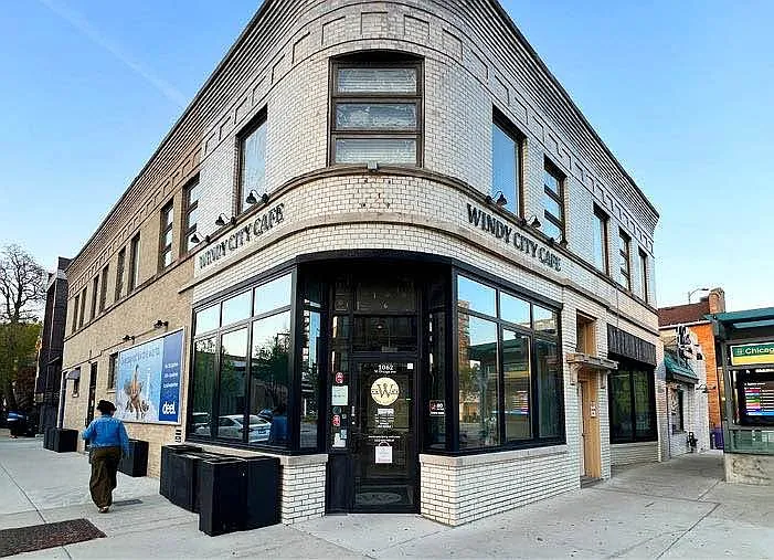 1058 W Chicago Ave #2E — Photo 1