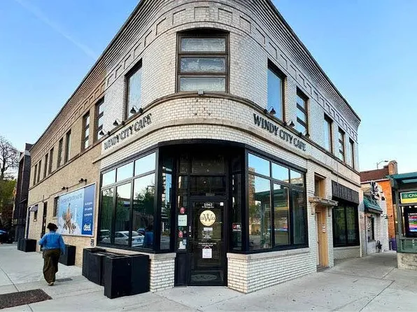 1058 W Chicago Ave #2E, Chicago, IL 60642