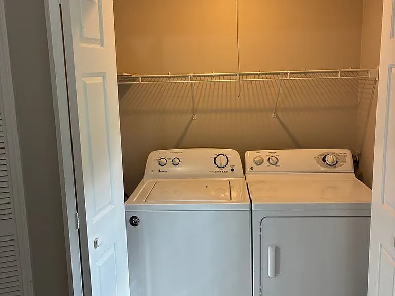 1377 West Allen Street — Photo 4