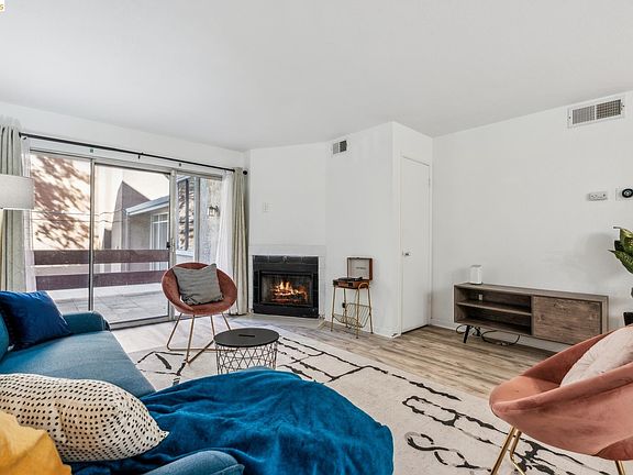 5th image of 2121 Vale Rd APT 121