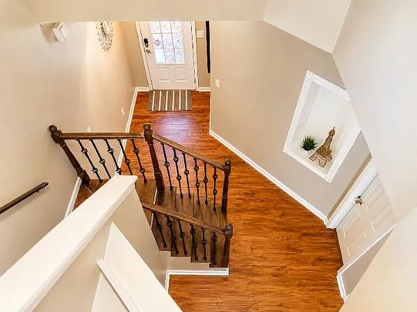 1831 Durwood Ln — Photo 3
