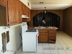 4th image of 2345 N 48th Dr