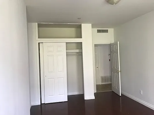 Rented by Salon Realty Corp | media 15