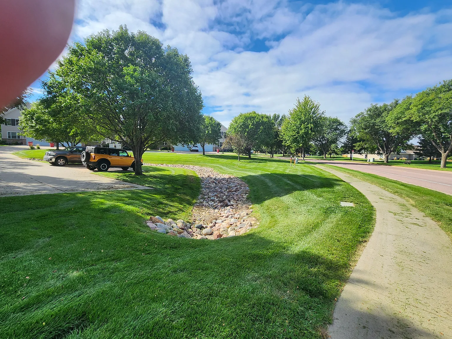 2 bed, 2.5 bath, 1991 sqft, $1,799 — Photo 3