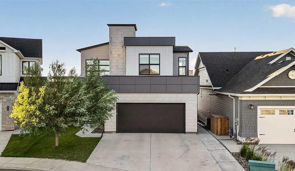 1st image of 1039 S Caledonia Pl W