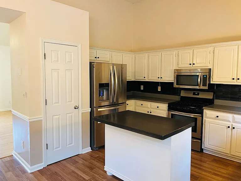145 Riverside Dr — Photo 13