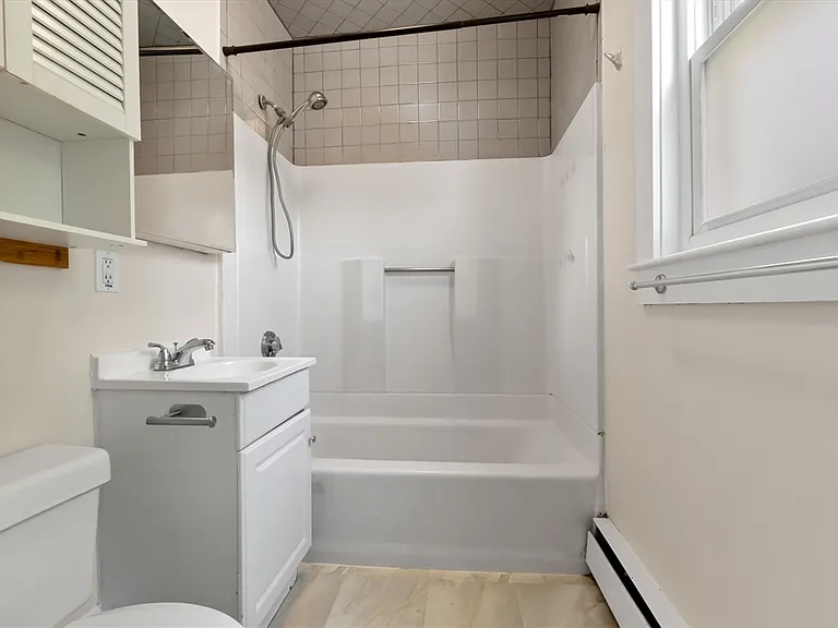 730 Hale St #3L-3L-3L — Photo 13