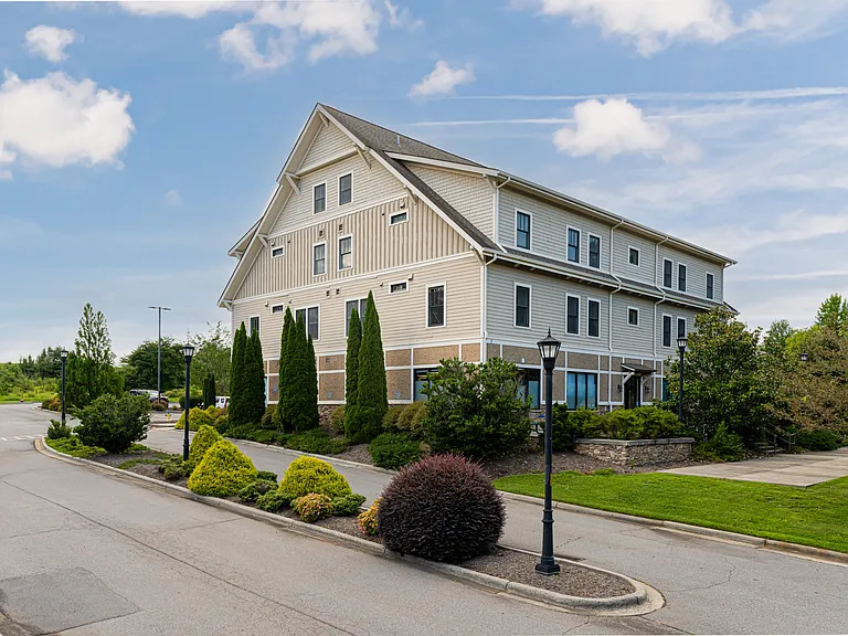 2 Monticello Village Dr #302 — Photo 30